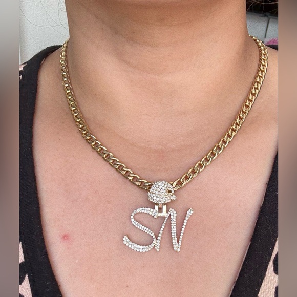 Jewelry - 10k initial pendant